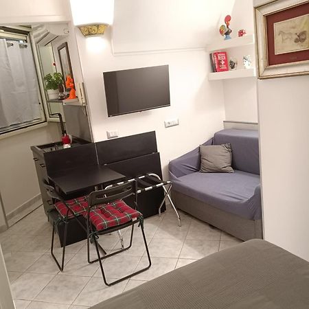 La Residenza Napoli Short Let Monolocale Standard Via Chiaia 82 Napoli Apartment Exterior foto