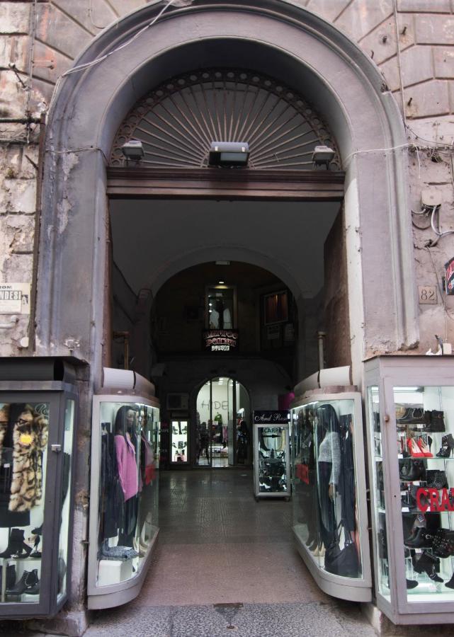 La Residenza Napoli Short Let Monolocale Standard Via Chiaia 82 Napoli Apartment Exterior foto