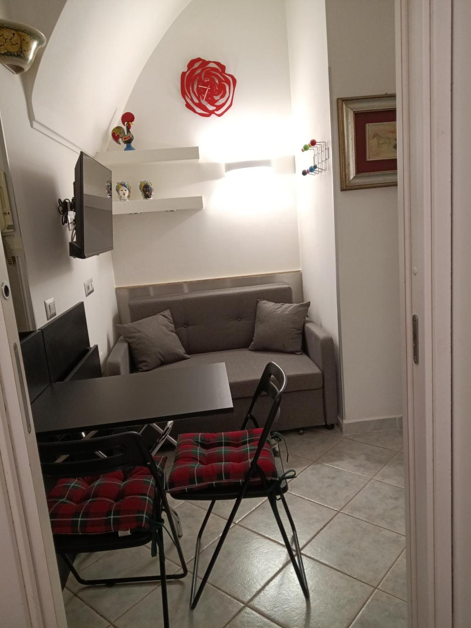 La Residenza Napoli Short Let Monolocale Standard Via Chiaia 82 Napoli Apartment Exterior foto